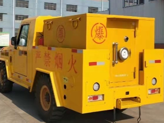 响水凯龙爆破器材运输车：保障爆破任务的安全运行